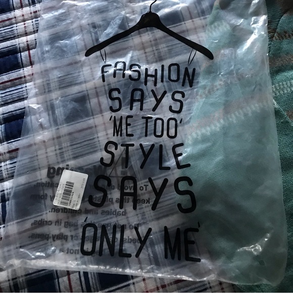 New in bag sweater - Picture 2 of 4